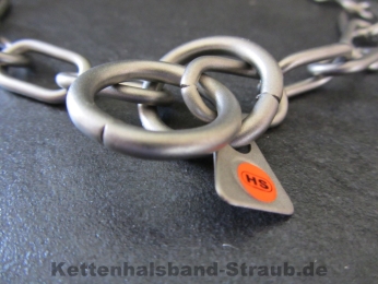 das gravierte Kettenhalsband von Sprenger ist ein Kettenhalsband mit mittellangen Gliedern